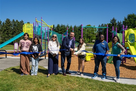 Ribbon-cutting-group-photo-at-Highlands-Park-May-2026.jpg