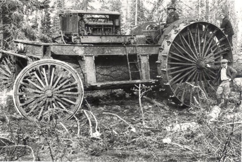 Galloping Goose logging skidder manufactured by Pacific Car & Foundry, 1923.